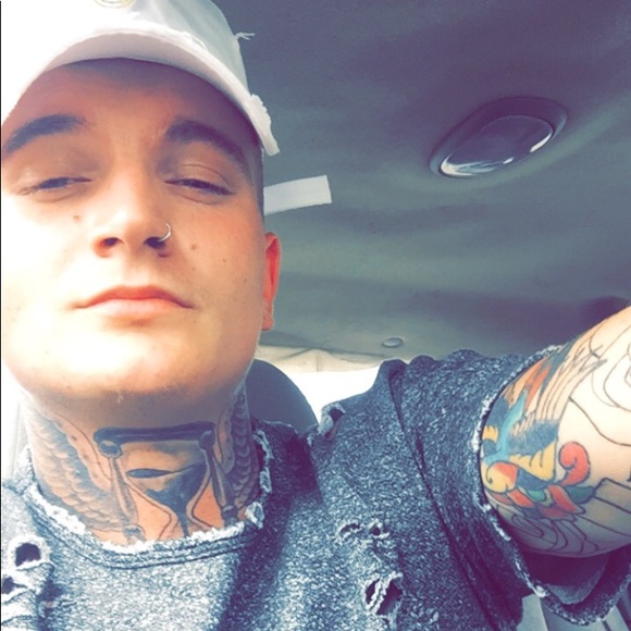 Meet your Posher, Elvis - Picture 1 of 1